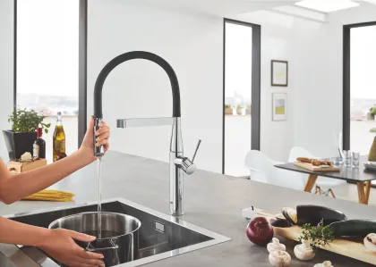 Змішувач для кухні з гнучким виливом Grohe Essence New (30294000) — Photo 2