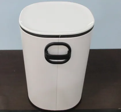 Відро для сміття з плавним закриттям овальне ZERIX PRIME-TC0105 WHITE 5 л (колір білий) (ZX5901) — Photo 1