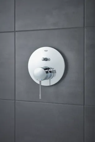Змішувач прихованого монтажу на 2 споживача Grohe Essence New (24058001) — Photo 3