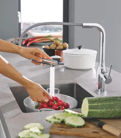 Змішувач для кухні з висувним виливом Grohe Essence New (30270000) — Photo 6