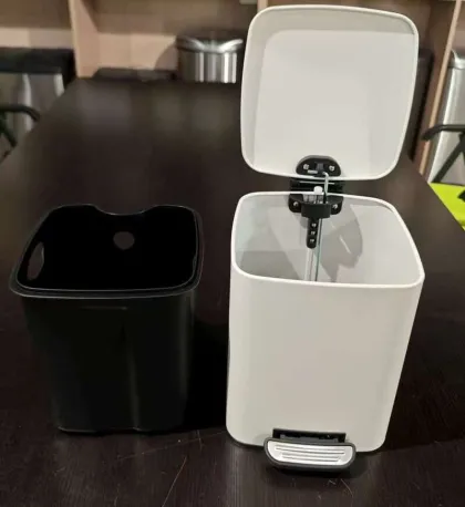 Відро для сміття з плавним закриттям квадратне ZERIX KUBIX-TC0106 WHITE 6 л (колір білий) (ZX6109) — Photo 2