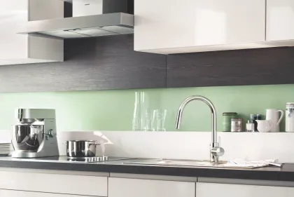 Змішувач для кухні з висувним виливом Grohe Eurosmart Cosmopolitan (31481001) — Photo 1