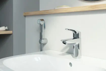 Змішувач для раковини з гігієнічним душем Grohe Eurosmart New (23124003) — Photo 1