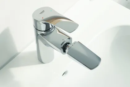 Змішувач для раковини з висувним виливом Grohe Eurosmart New (23976003) — Photo 1