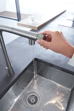 Змішувач для кухні з висувним виливом Grohe Zedra SmartControl (31593DC2) — Photo 9