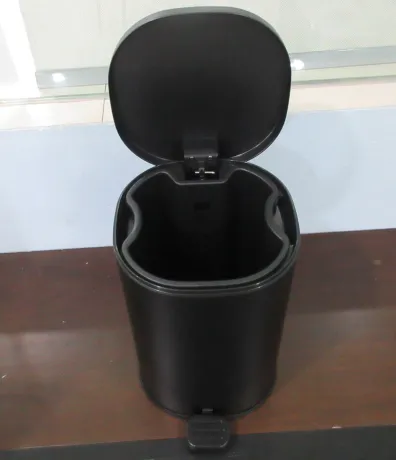 Відро для сміття з плавним закриттям овальне ZERIX PRIME-TC0105 BLACK 5 л (колір чорний) (ZX5902) — Photo 3