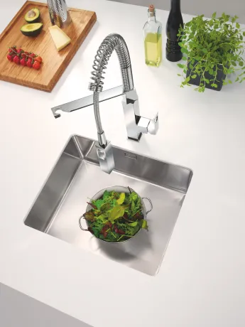 Змішувач для кухні з гнучким виливом Grohe Eurocube (31395DC0) — Photo 1