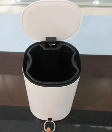 Відро для сміття з плавним закриттям овальне ZERIX PRIME-TC0105 WHITE 5 л (колір білий) (ZX5901) — Photo 4