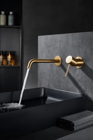 IMEX MONZA BRUSHED GOLD Змішувач для умивальника зі стіни, PVD матове золото — Photo 1