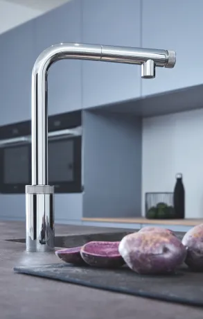 Змішувач для кухні з висувним виливом Grohe Eurosmart New (31613000) — Photo 1
